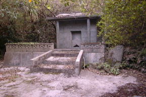 糸数按司の墓