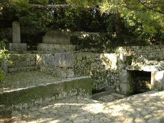 瓿